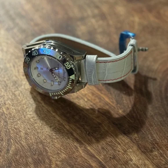 Android Quartz Gray Strap ANDROID
Mens Watch, New w/ out Tags - Picture 4 of 9